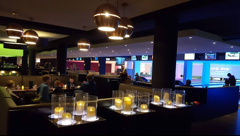 Bowlo Bowling, Pool & Lounge