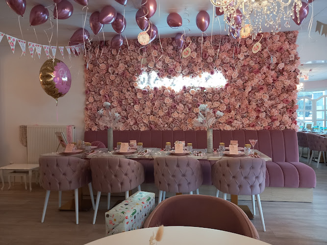 Fa's Tearoom & Cakeboutique