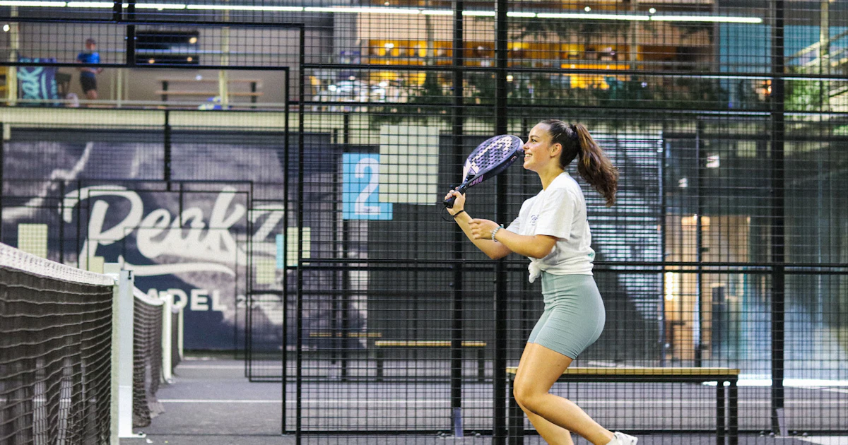 Peakz Padel Eindhoven Beursgebouw | Padelclub