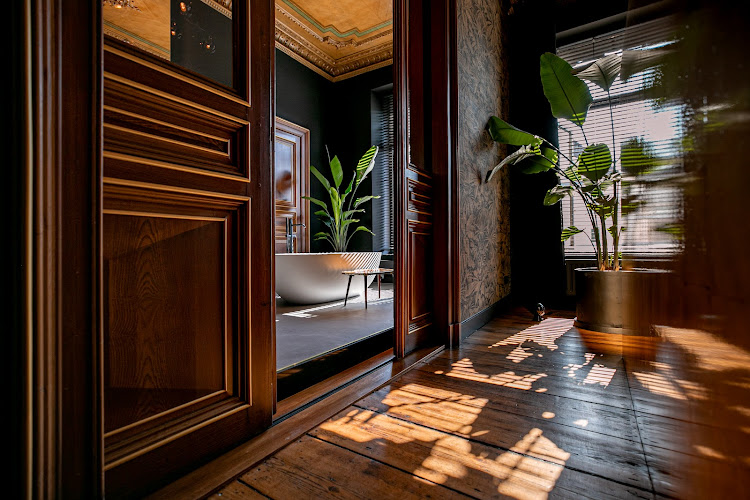 B&B . N10
