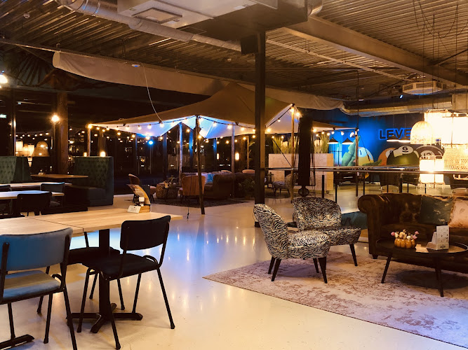 Level XL Restaurant en Indoor activiteiten